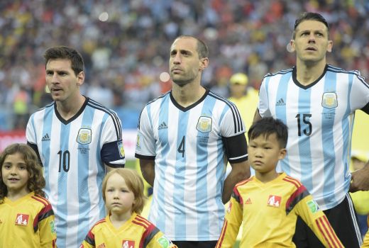 Lionel Messi, Pablo Zabaleta in Martin Demichelis 14 pm