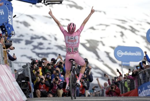 tadej pogacar livigno giro