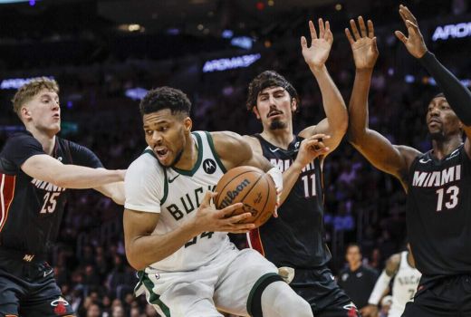 giannis antetokounmpo pm.jpg