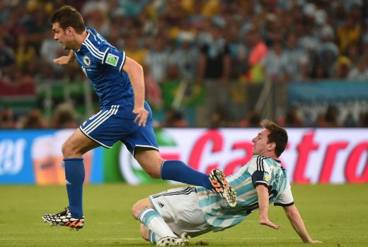 misimovic messi pm.jpg