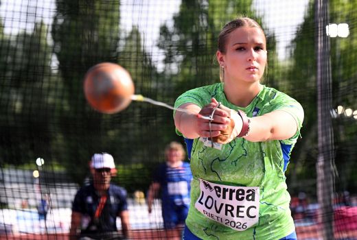 oriana lovrec kladivo.jpg