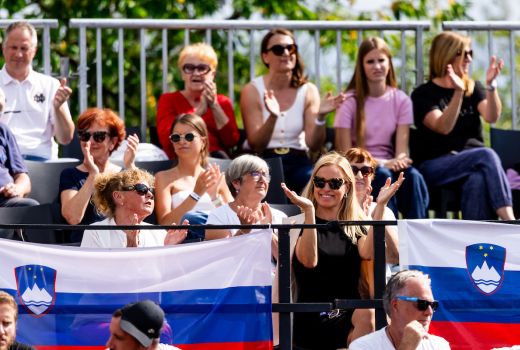 slovenija navijaci.jpg