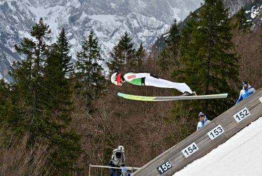 kamil stoch pm.jpg