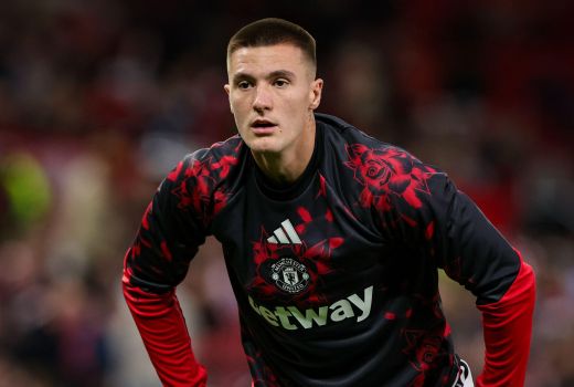benjamin sesko manchester united pm.jpg