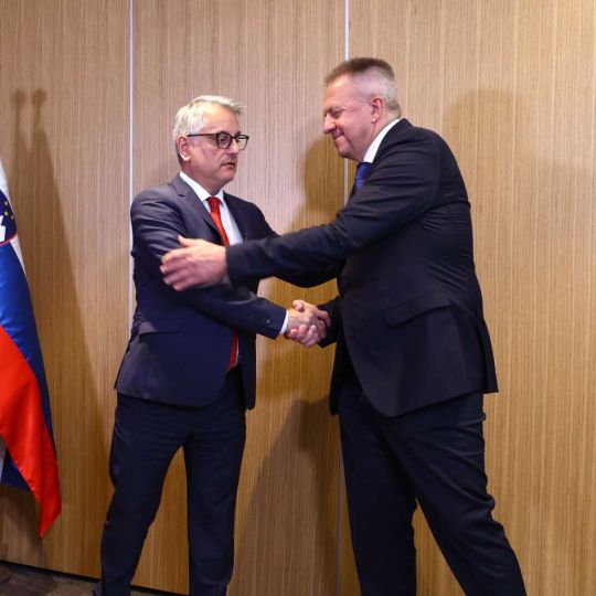 93a50da7f9452d89bdc68900f9d6fbf4