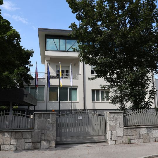 trstenjakova 2 sds-pl011