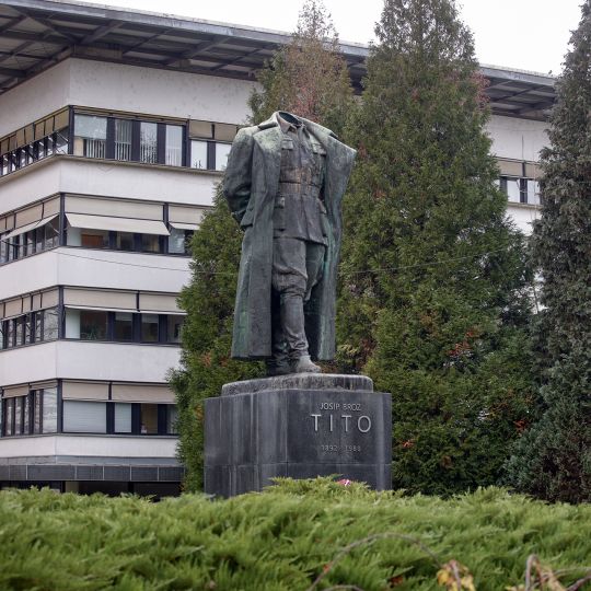 titov spomenik velenje-bobo