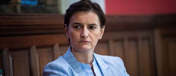 Srbska premierka Ana Brnabić ponudila odstop; možne so predčasne volitve