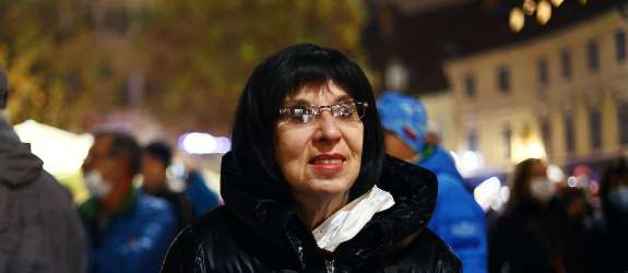 Ne, Svetlana Makarovič ne bo prišla na oder po Prešernovo nagrado