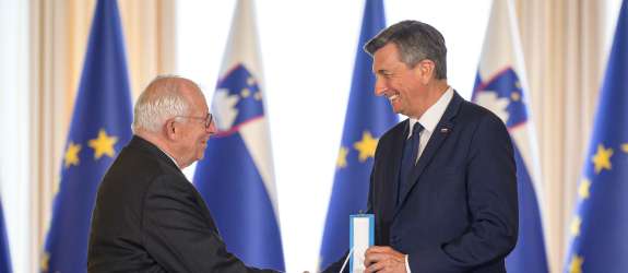 30. obletnica priznanja Slovenije: Pahor podelil pet državnih odlikovanj (FOTO)