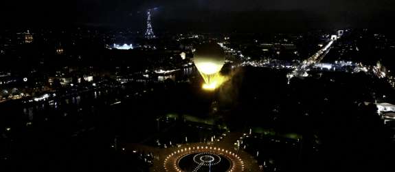 Celine Dion, Lady Gaga, Macron in ogenj: olimpijske igre so se tudi uradno začele