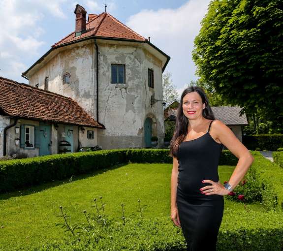 Sanjsko življenje v gradu: kamniški Trutzturn je domovanje brez primere v Sloveniji