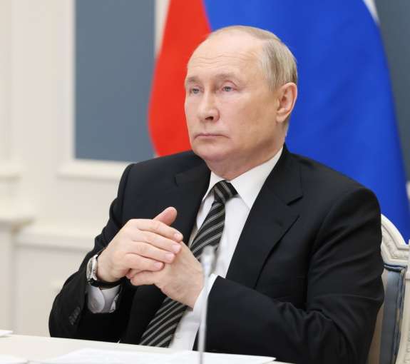 Putin ukazal vojski: Nadaljujte z ofenzivo v Ukrajini