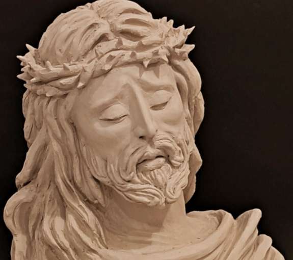 Umetnica Patricija R. Simonič: Skulptura Jezusa je »času primerna skulptura«