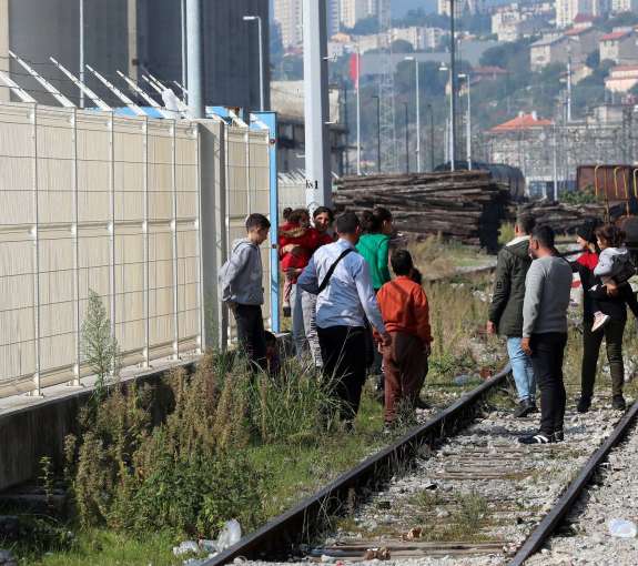 Migrantska invazija: Hrvaško smo spustili v schengen in dobili največ migrantov po kriznem letu 2015!
