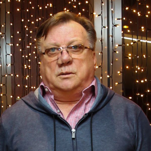 Pevec je v Nemčiji šel pod nož.