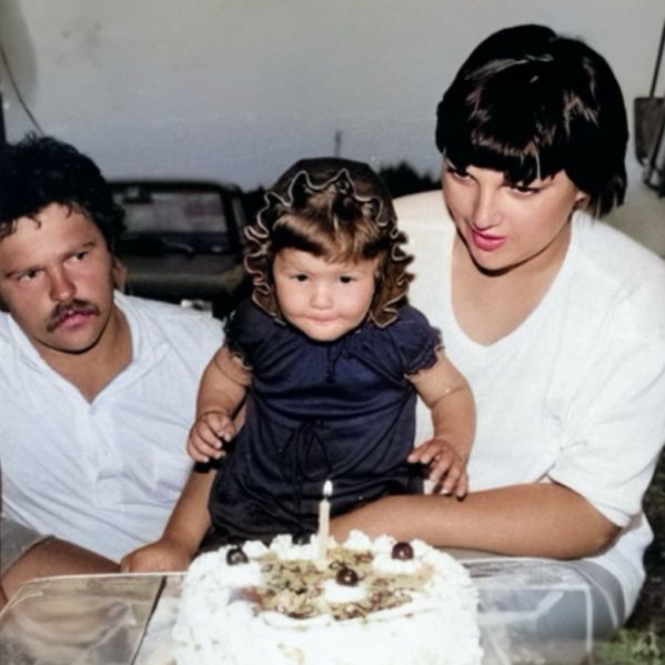 Enoletna ljubka deklica Jelena