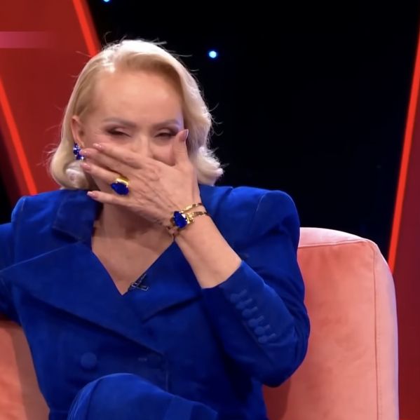 Lepa Brena je povedala, da vedno, ko vidi posnetke poroke, jo oblijejo solze ganjenosti.