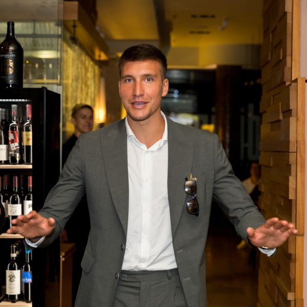 Srbski košarkaški zvezdnik Bogdan Bogdanović je požel ogromno navdušenja ...