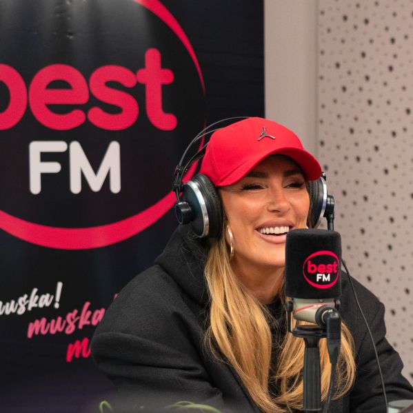 Priljubljena pevka Senidah.