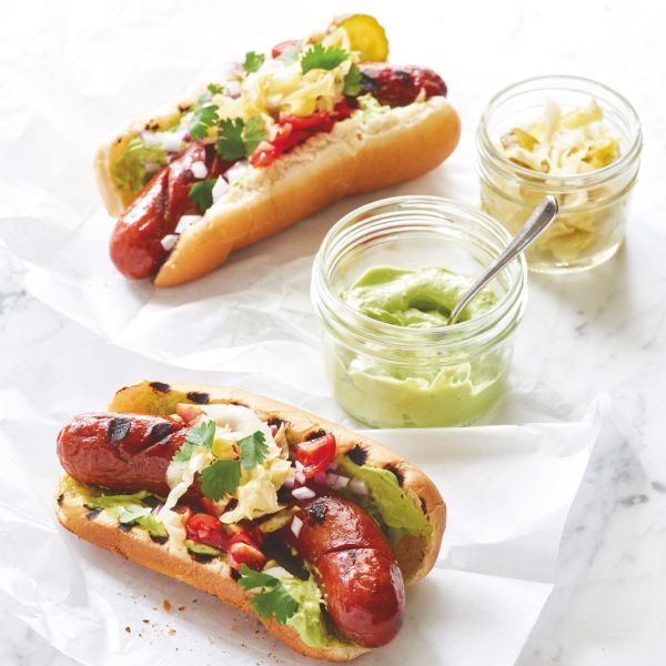Patagonski hotdogi z avokadovo majonezo