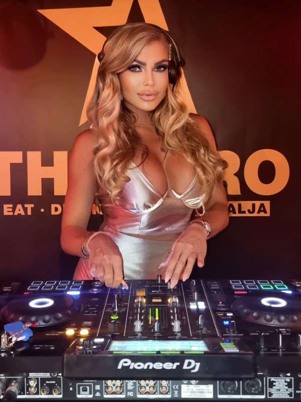 DJ Xenia