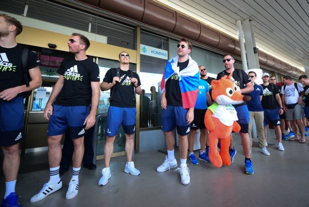 Ekipa24.si - Poklon do tal! Slovenska reprezentanta na Brniku KRŠILA NAVODILA, tega NE BI SMELA, toda ... (video) - Vimarsana News