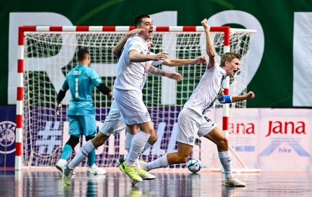 Tão perto!  Os jovens eslovenos estiveram perto da final do Campeonato da Europa e nos últimos segundos isso aconteceu com eles!