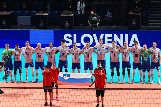La Slovénie VA DE L’AVANT !!  Nos volleyeurs vont à Rome et obtiennent une nouvelle médaille au PE !!!