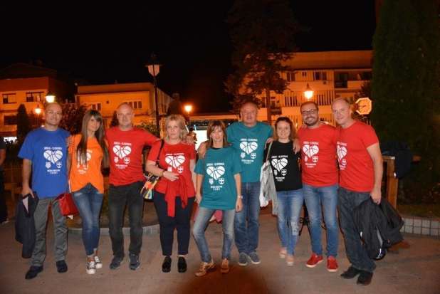 Hrastničani za naše košarkarje navijali v Srbiji