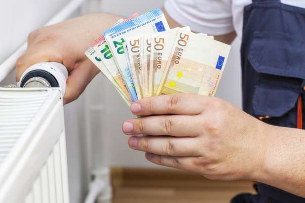Za pomoč pri plačilu stroškov ogrevanja porabili 3.900 evrov