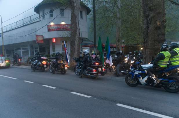 Na budnici okoli 800 motoristov