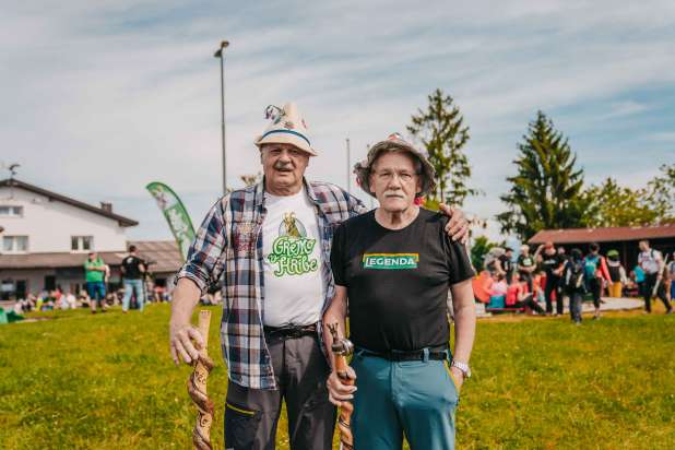 Sončne Janče ob zabavi z legendami pokale po šivih