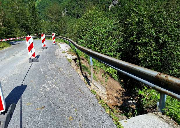 Največ škode na cesti proti Dobovcu