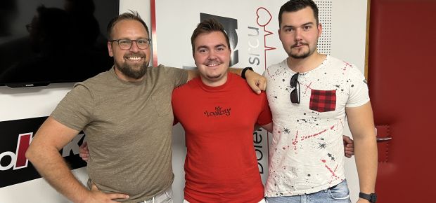 Nagajivi tris z nagajivo skladbo Simona