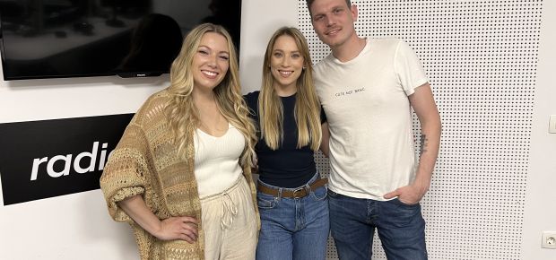 Tjaša in Uroš: Nova pesem in spektakel