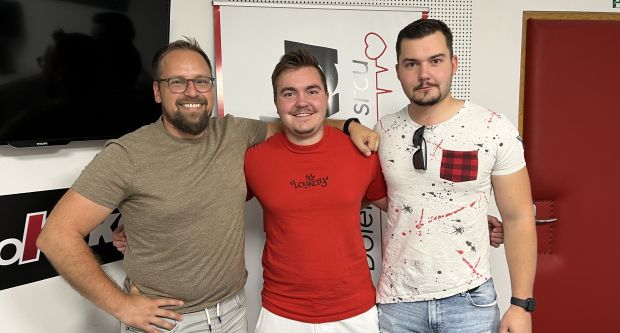 Nagajivi tris z nagajivo skladbo Simona
