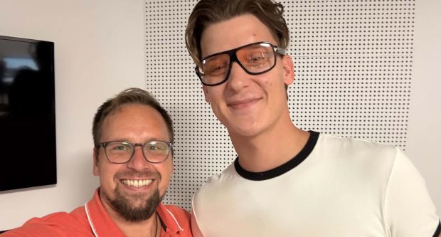 Jaka Šinkovec s pesmijo presenetil svojo Tjašo