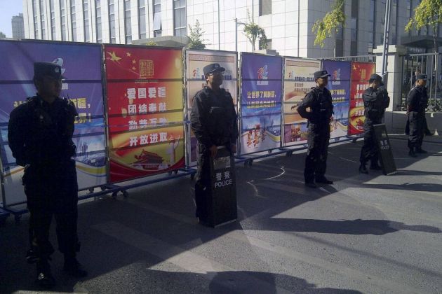 xinjiang kitajska ujguri policija islam.JPG