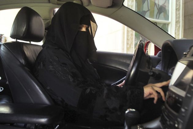 savdi-savdska-arabija-zenska-avto_re.jpg