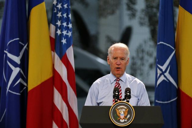 2014-05-20T145637Z_2056062096_GM1EA5K1RN001_RTRMADP_3_UKRAINE-CRISIS-BIDEN.JPG