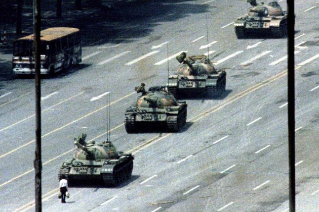 trg nebeskega miru tiananmen tanki protest re.JPG