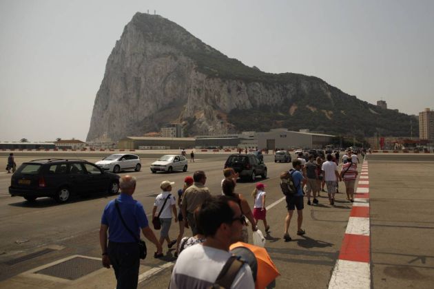 2013-08-04T124947Z_1190985437_GM1E9841L4D01_RTRMADP_3_GIBRALTAR-SPAIN.JPG