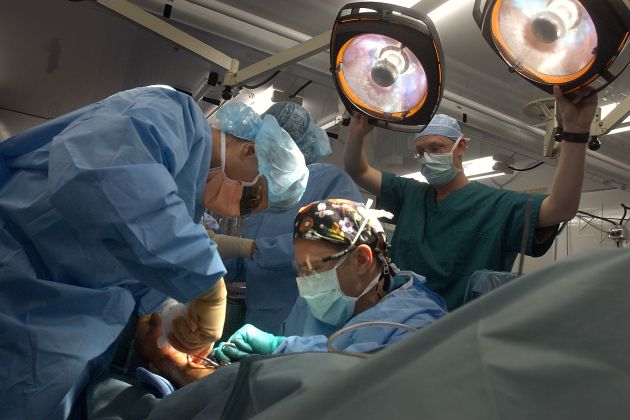 kclj klinični center bolnica operacija kirurg tony