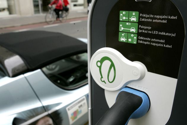 električna polnilnica za avtomobile