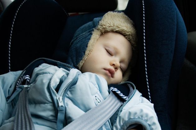 otroški sedež, speči otrok