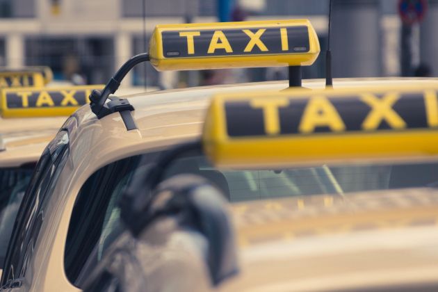 Skoči v taksi, vsaj dokler ne bo Uberja-3