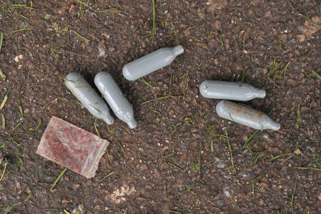 Omama kraljuje med mladimi, policija ne more nič