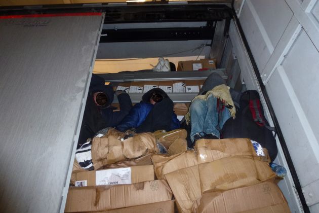 migranti, nelegalen prehod meje, tovornjak