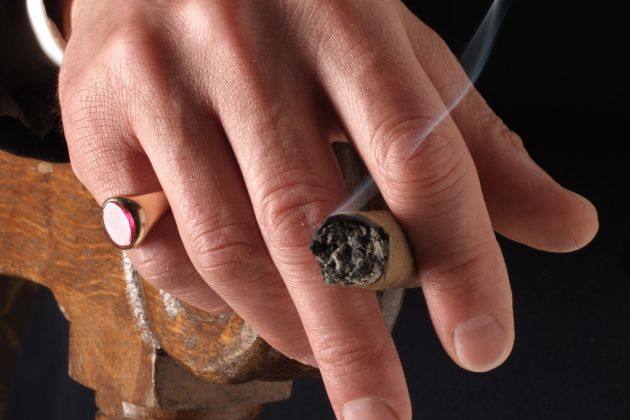 bogatas, bogastvo, cigara, prstan